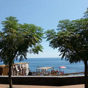 Infinito Mare - Fronte Mare Stazzo Casa vacanze